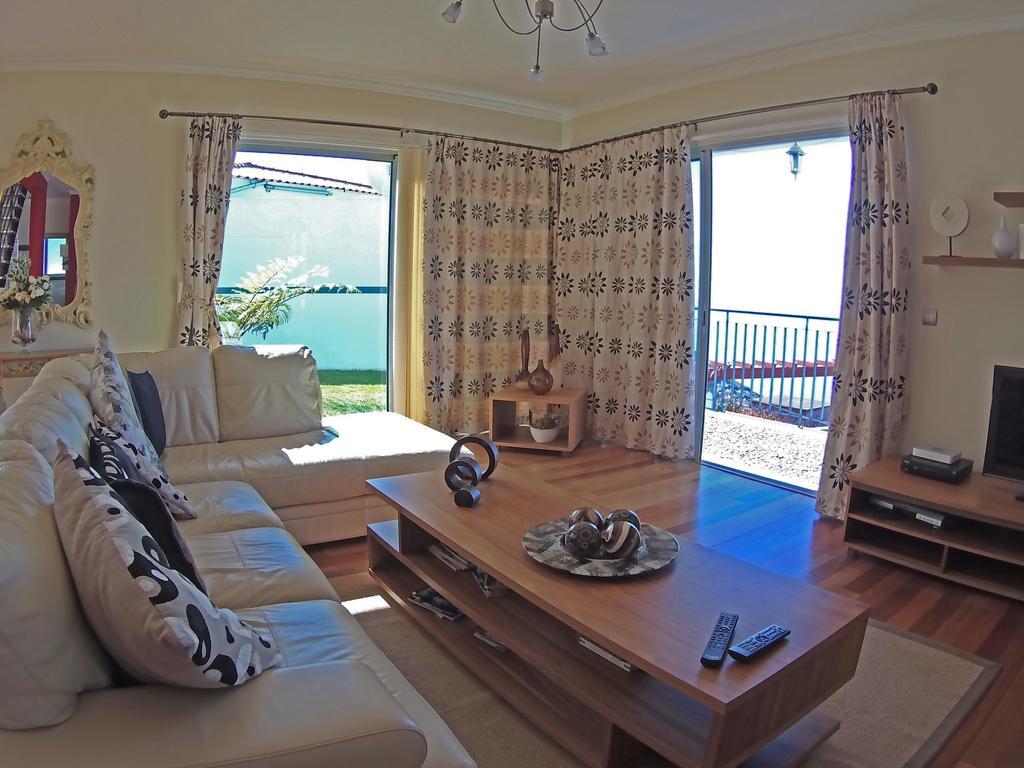 Villa Abreu - A Wonderful Ocean View Calheta  Buitenkant foto