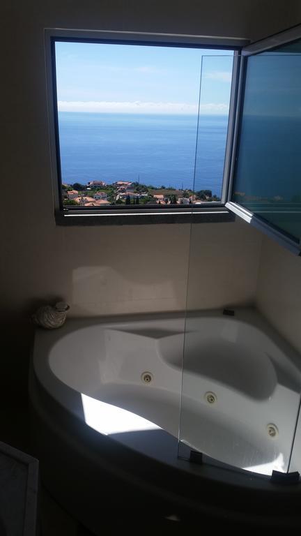 Villa Abreu - A Wonderful Ocean View Calheta  Buitenkant foto