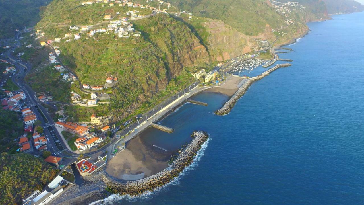 Villa Abreu - A Wonderful Ocean View Calheta  Buitenkant foto